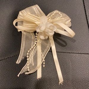 Tulle and beaded girls’ hair bow barrette with flower design